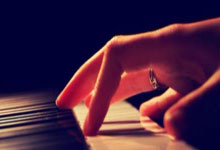 爱游戏登录-上海上港3比0完胜,狂欢庆祝亚冠八强之路