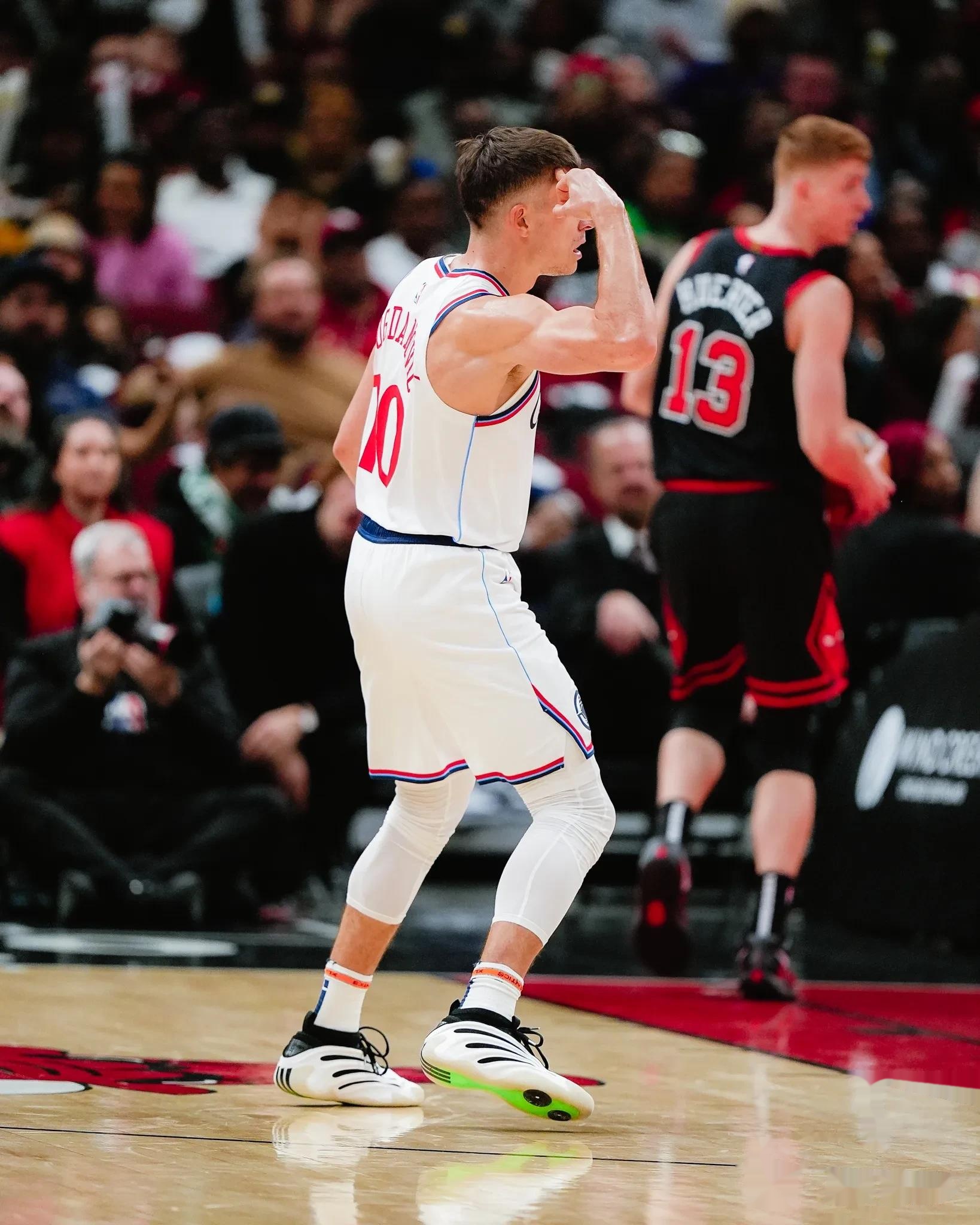 爱游戏官网-包含快船创下两项纪录，将他们的实力展现无遗的词条