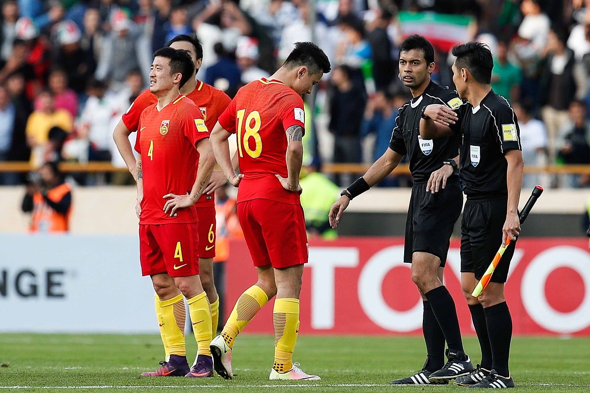 强队遭遇连败，面临短期困境(弱队和强队之间的比赛,结果往往不言而喻)