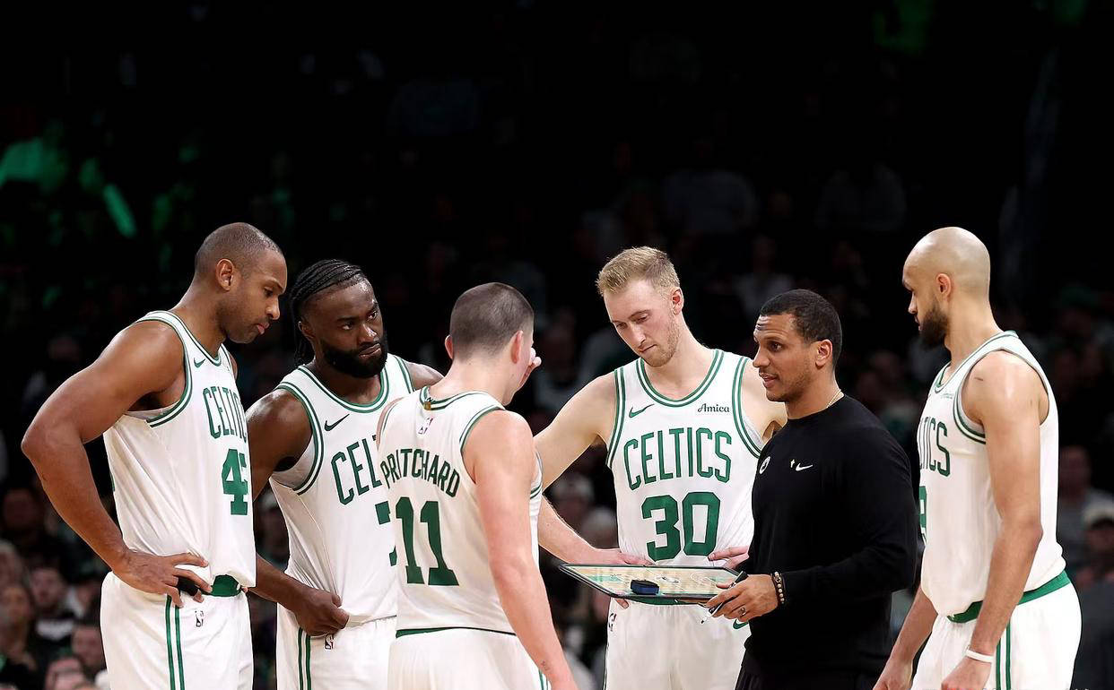 爱游戏登录入口-骑士客场击败凯尔特人，球队士气高涨(骑士客场击败凯尔特人,球队士气高涨了)