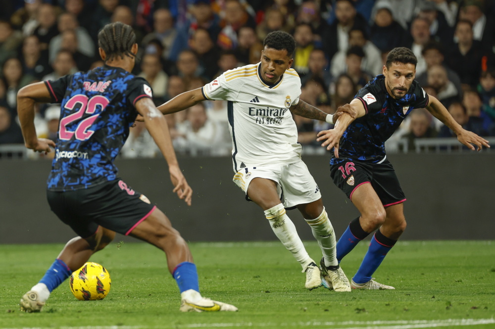 爱游戏app下载-皇马主场胜塞维利亚，本泽马建功(皇马主场胜塞维利亚,本泽马建功谁厉害)