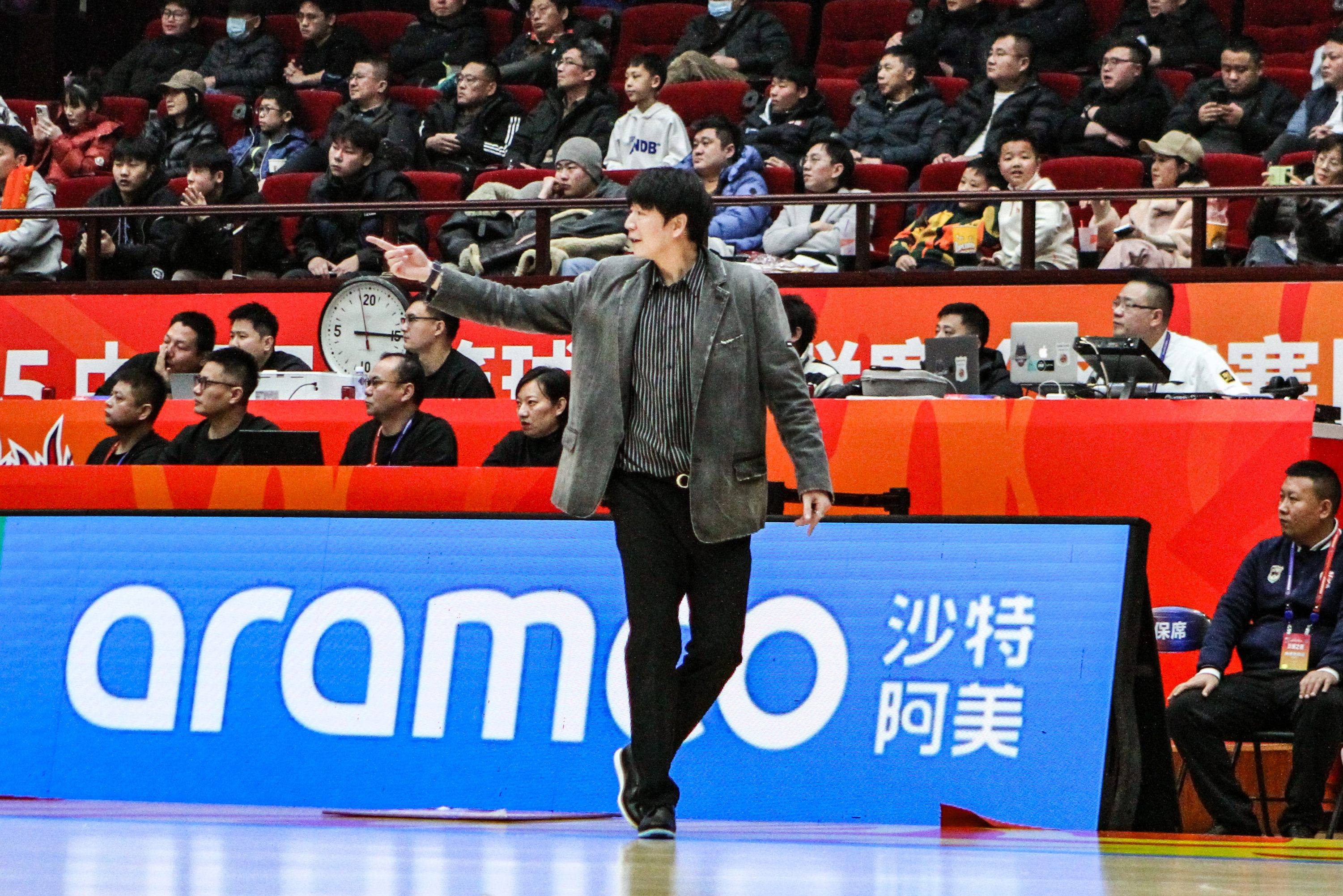 广州男篮客场击败天津队，继续保持不败之地(广州男篮客场击败天津队,继续保持不败之地的原因)