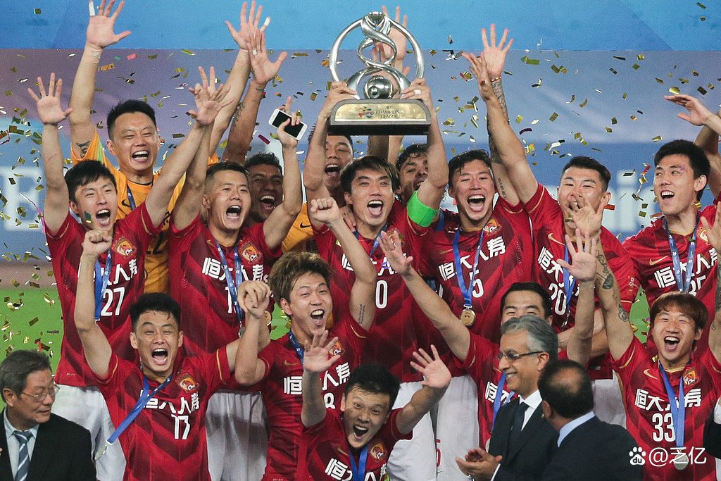 广州队在中超中打出高光操作,被誉为弹幕炸裂 广州队在中超中打出高光操作,被誉为弹幕炸裂