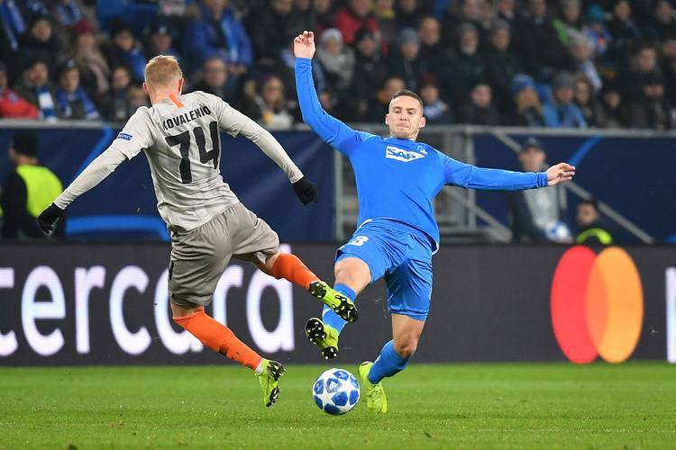 包含霍芬海姆负于对手，积分榜位置再度下滑的词条