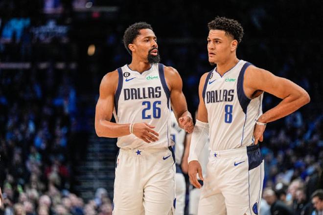 东契奇实力大爆发，一人独挑大梁