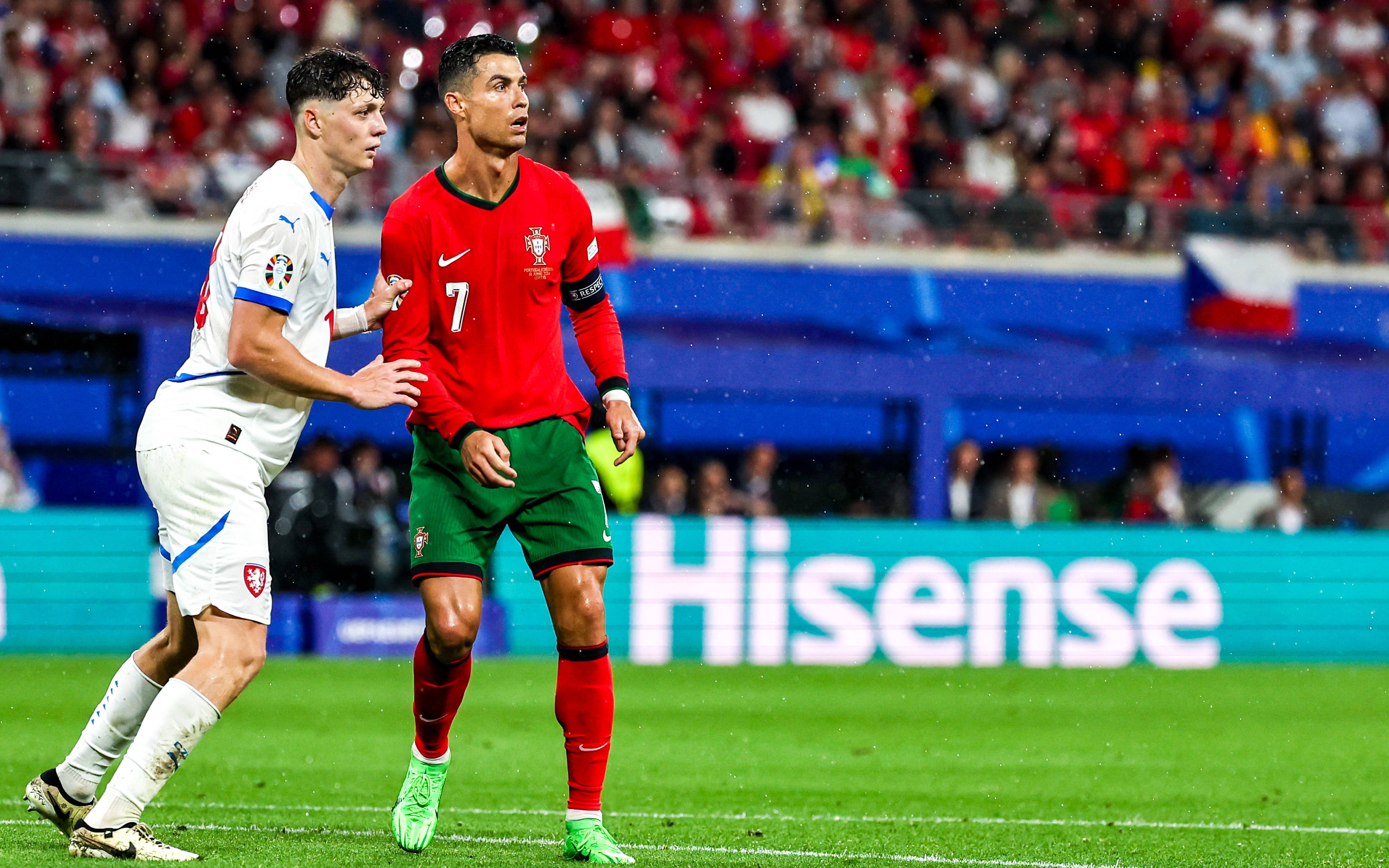 爱游戏网页版登录入口-包含壮举连连！欧洲国家队在赛场上震撼全场的词条