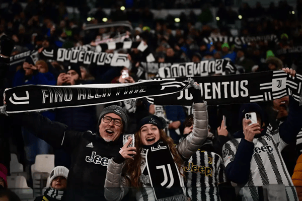 爱游戏体育地址-尤文图斯击败劲敌,成功晋级