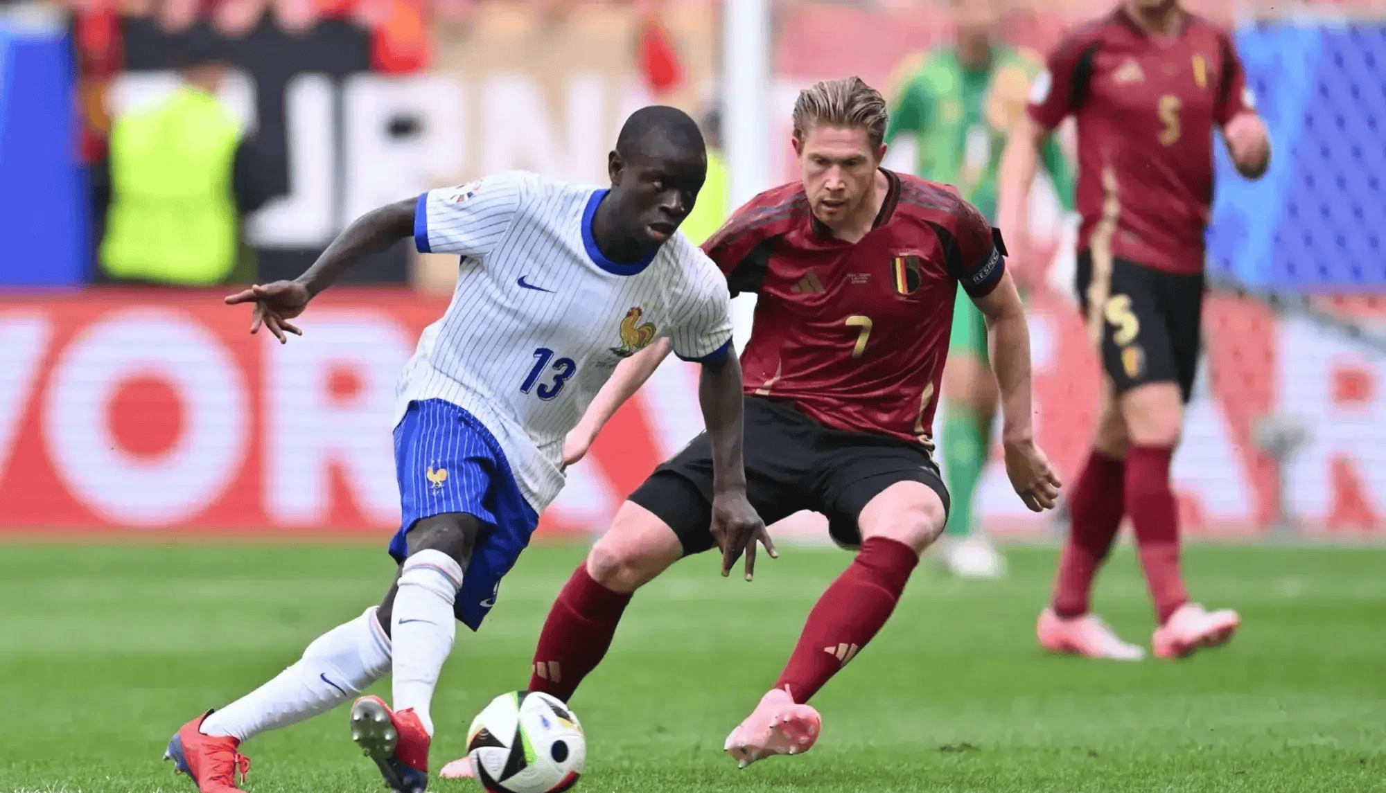 欧洲杯资格赛场上实力对决,争夺胜利的简单介绍 欧洲杯资格赛场上实力对决,争夺胜利的简单介绍