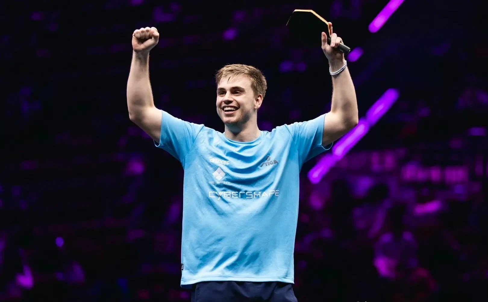 澳门队员在国际赛场上勇敢拼搏,表现出顽强精神的简单介绍 澳门队员在国际赛场上勇敢拼搏,表现出顽强精神的简单介绍