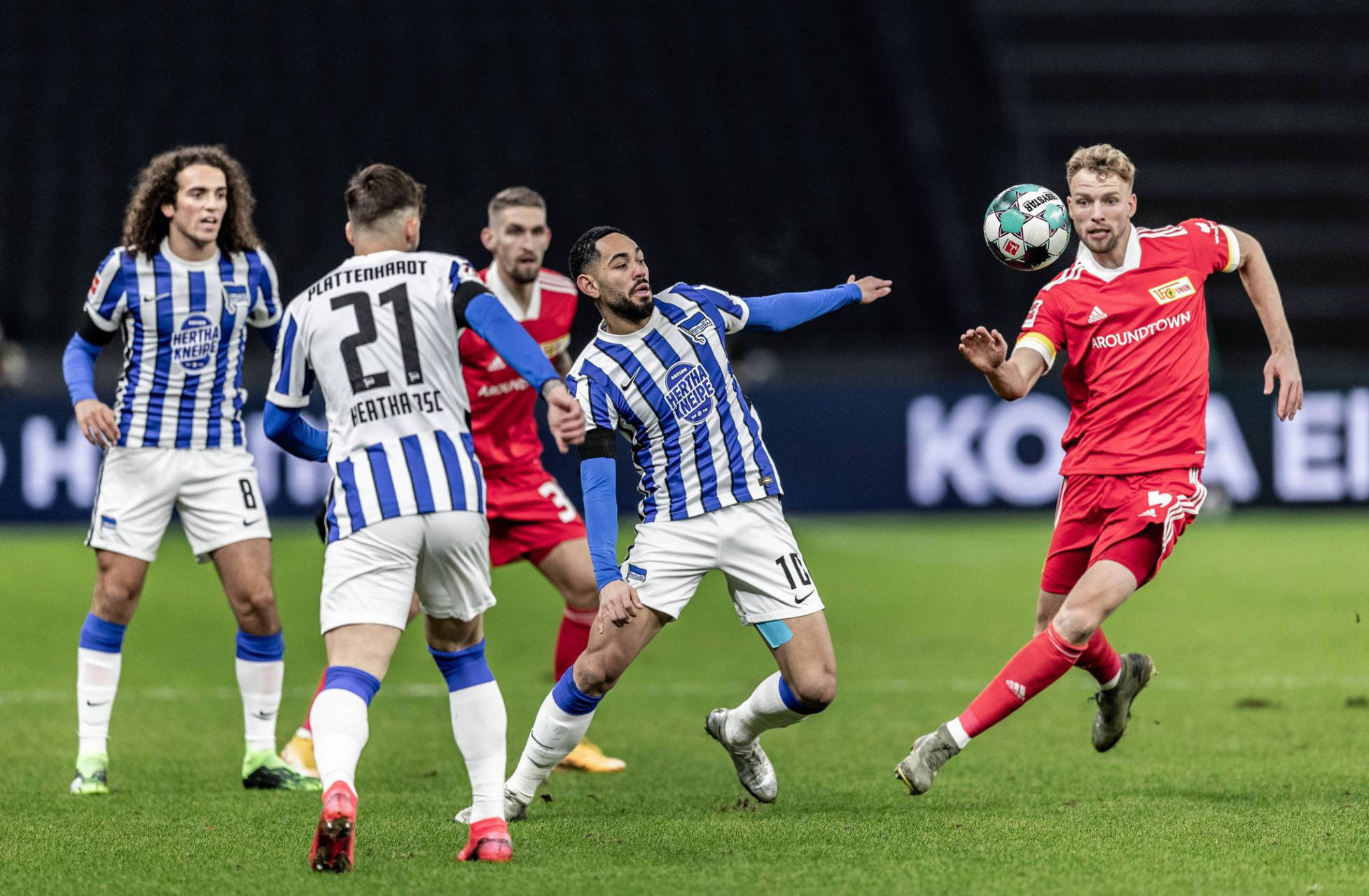 欧洲杯外战势均力敌,胜负岌岌可危 欧洲杯外战势均力敌,胜负岌岌可危