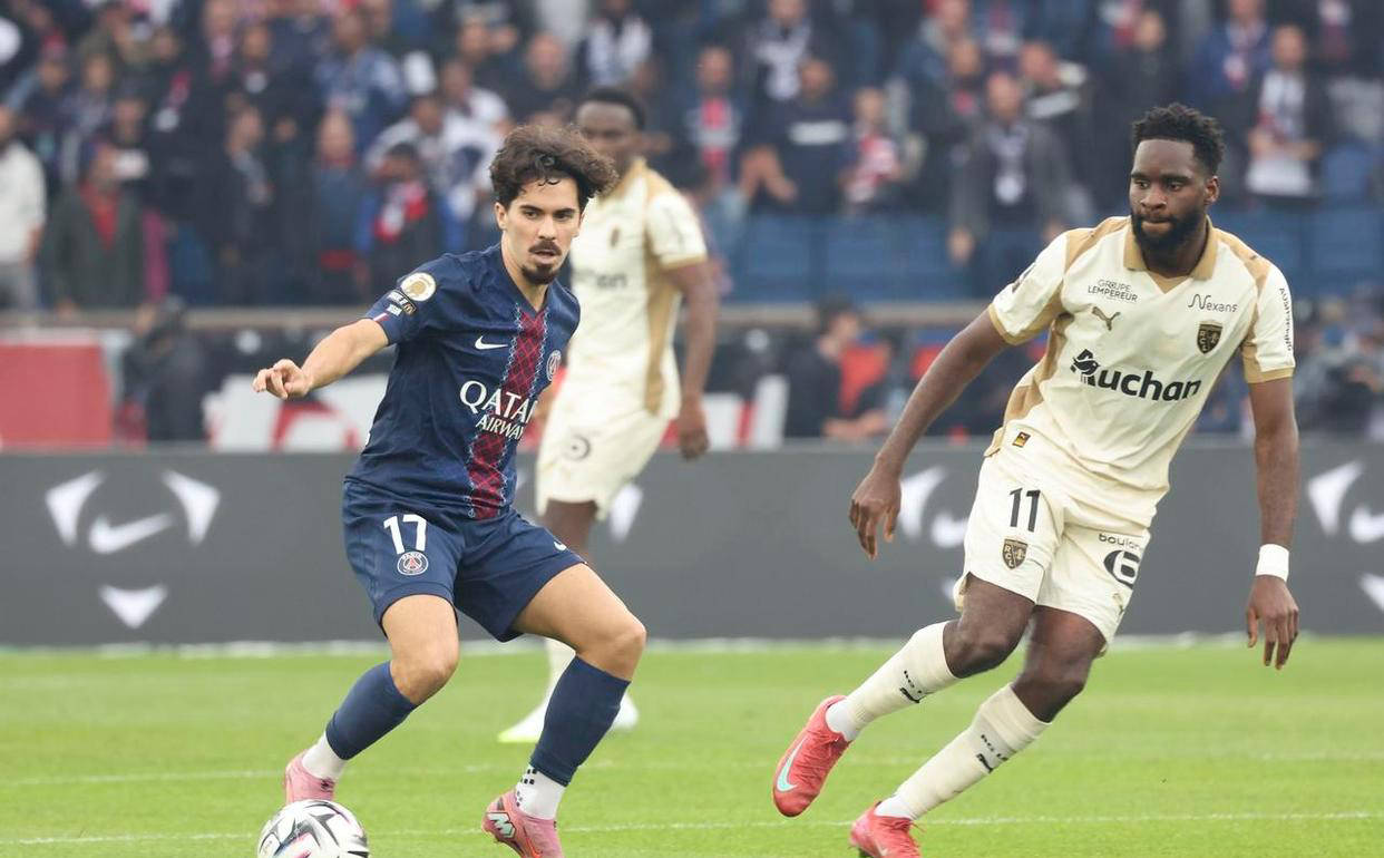 巴黎圣日耳曼豪取九连胜,领跑法甲的简单介绍