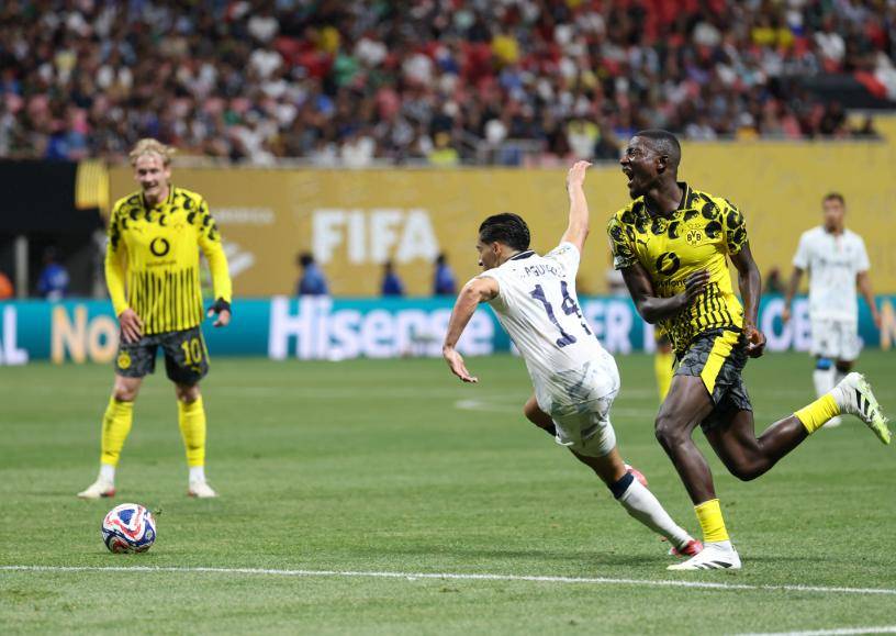 包含波兰2-1战胜瑞士，惊险晋级的词条